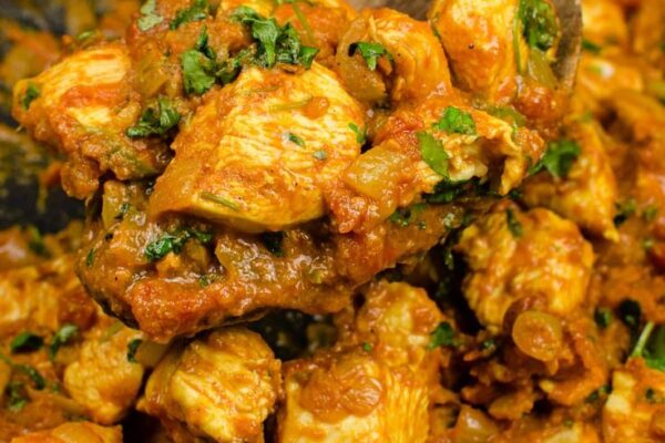 Learn how to make a delicious and authentic Chicken Bhuna with this easy recipe. Rich in flavor, it’s the perfect one-pan meal for a quick and satisfying dinner