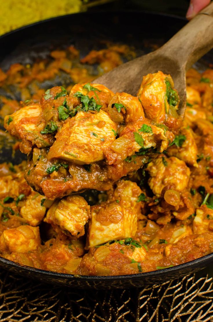 Learn how to make a delicious and authentic Chicken Bhuna with this easy recipe. Rich in flavor, it’s the perfect one-pan meal for a quick and satisfying dinner