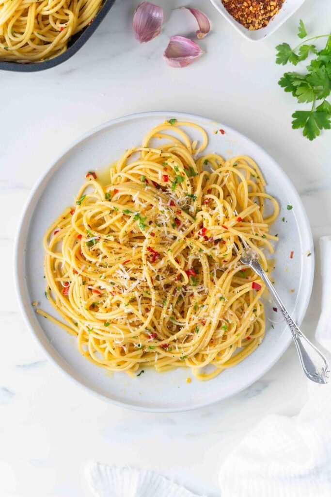 Indulge in the classic Spaghetti Aglio e Olio! This quick, flavorful dish combines garlic, olive oil, and a hint of spice for an irresistible meal. Enjoy!