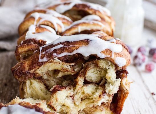 Discover how to cook Cinnamon Roll Pull-Apart Toast—an easy, shareable delight perfect for brunch! Warm, gooey, and irresistibly delicious!"