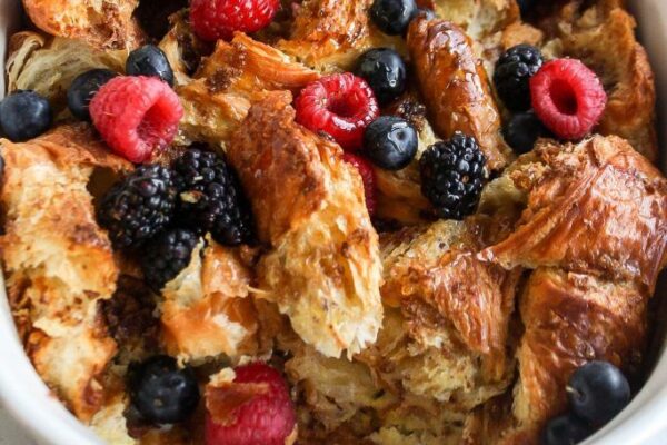 "Master the Art of Croissant French Toast Bake: A Step-by-Step Guide to Breakfast Bliss!"