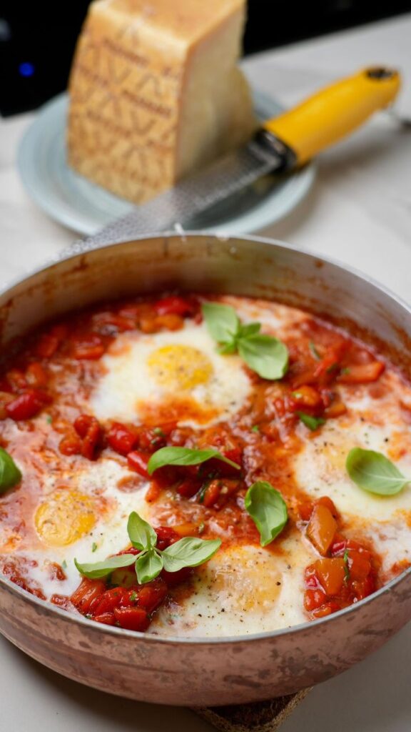 "Deliciously Divine: How to Cook Uova in Purgatorio for a Perfect Italian Brunch"