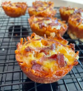 "How to Cook Irresistible Hash Brown and Bacon Omelet Cups: A Breakfast Game Changer!"