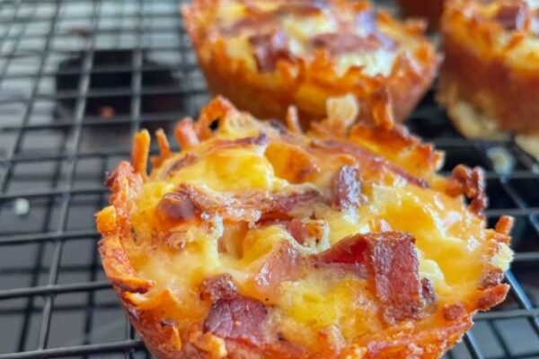 "How to Cook Irresistible Hash Brown and Bacon Omelet Cups: A Breakfast Game Changer!"